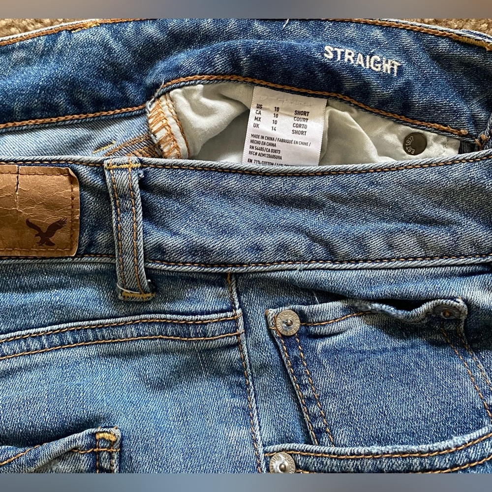 American Eagle Straight Super Stretch Distressed Jeans - Picture 3 of 3